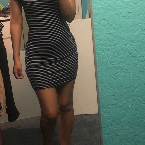 Off the shoulder dress - Picture 5 of 6